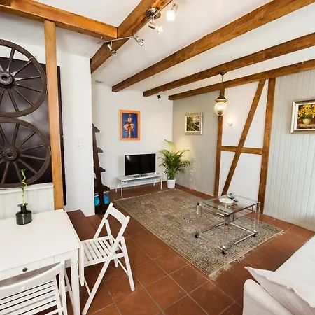 Basement Flat In Quiet Nature Area Apartament *